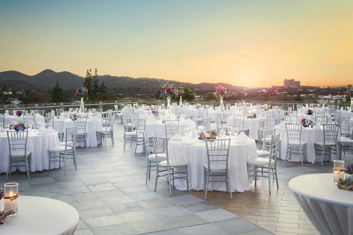 montaje mesas y sillas catering bodas eventos
